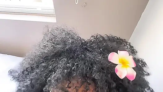 Meine hübsche Frau betrügt mich mit meinem Nachbarn