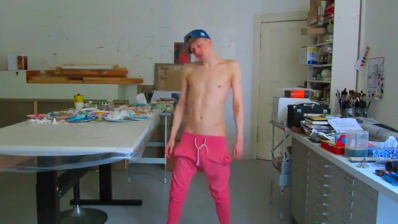 TWINK IS ALWAYS HUNGRY FOR RAW COCK