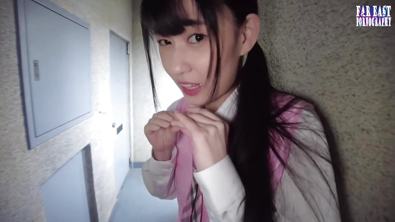 Delikatny Gulp Bliss z małą krzywą ciemnowłosą dokucza na Sweet Oral Date część 2