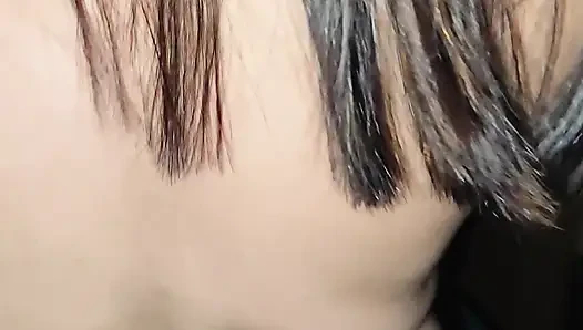 PUTRI SUKA TWERKING DI ATAS TEMAN SUAMINYA DAN MEMBIARKAN DIA MUNCRAT DI DALAM MEMEKNYA YANG SELINGKUH
