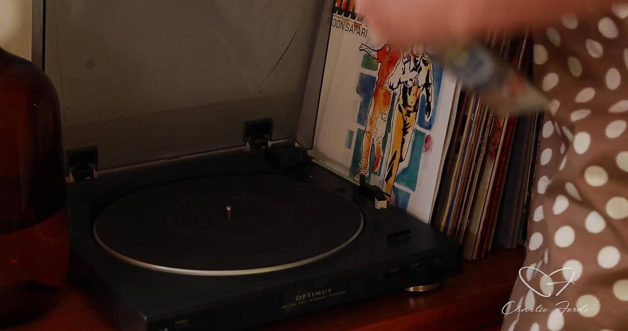 Verführt mit Charlie Forde, kim kommt