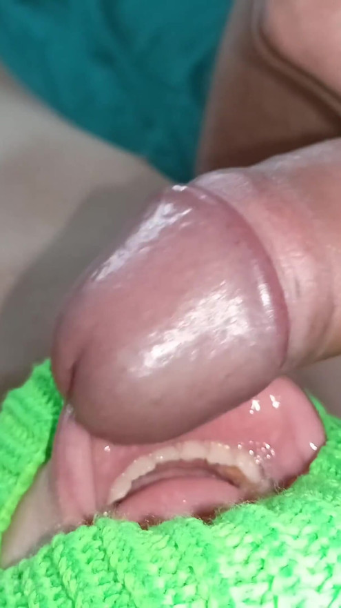 The Video Reveals the Rich Experience of Young Guys Touching Their Roommates in a Quick Way Without Any Problems!