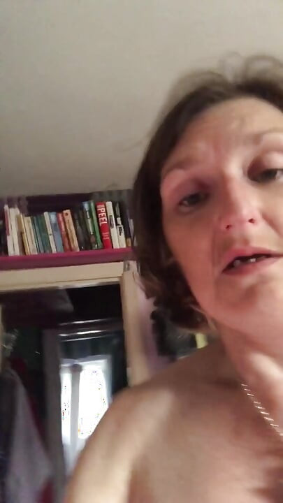 Toilettentanz Nach Zu Viel Kaffee Machen, Wenn Sie Eine Freundin Einholen