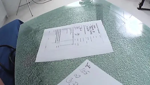 Genç sarışın sürtük için anal zevk!