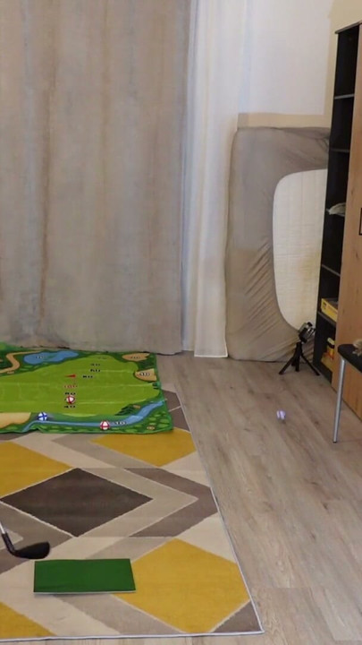 Fetele de la Mini Golf Luna și Matty joacă pentru o mână care să facă pula să ejaculeze prima | Clip 2
