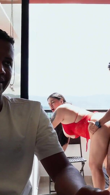 Devote ehefrau fickt mit dem kollegen ihres cuckold-ehemanns | Clip 3