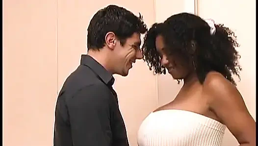 Toket chaka titties enak banget