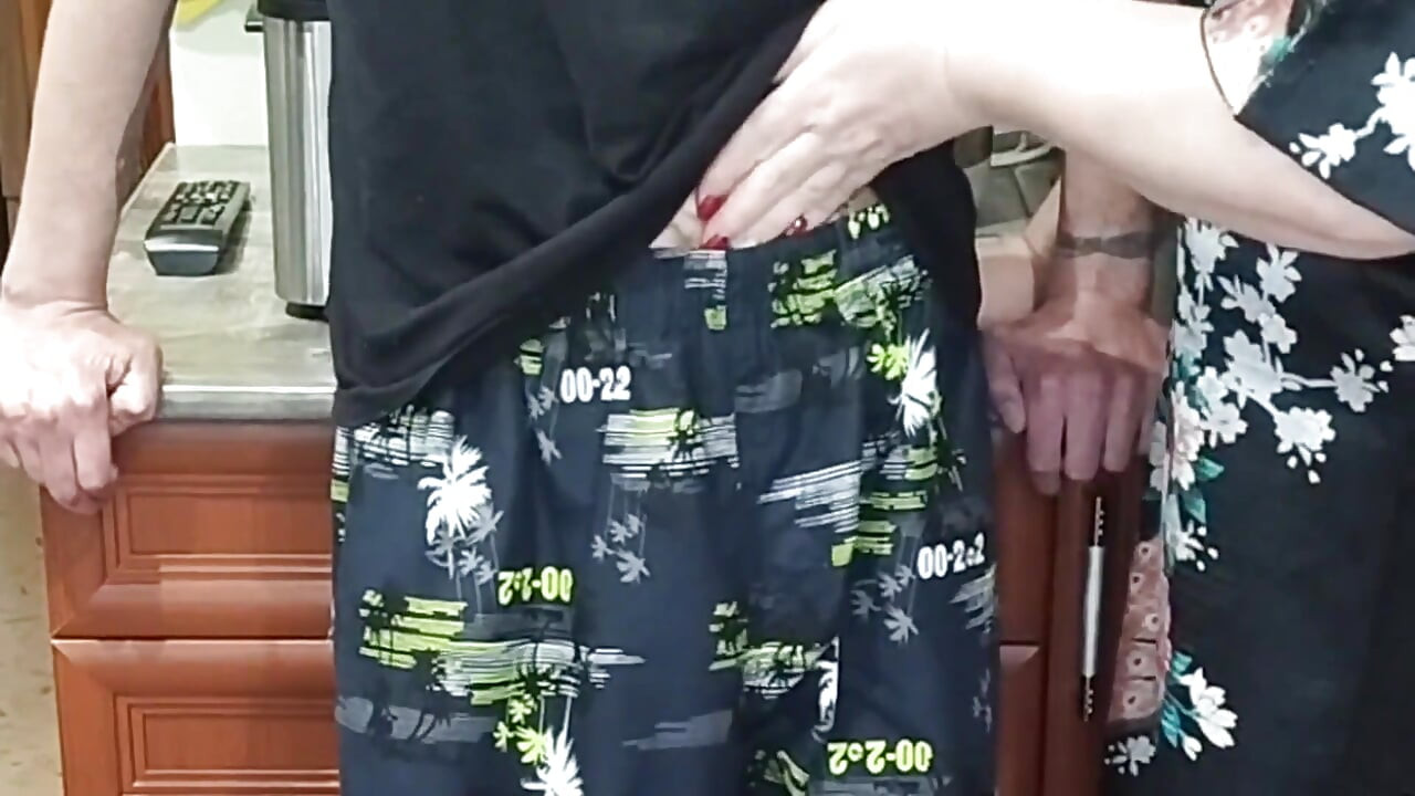 Cumming with Hot Thick Cum in Stepmom's Mouth Which She Swallows