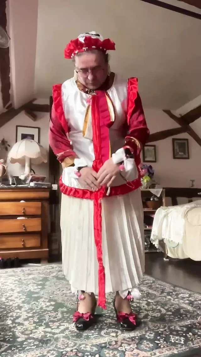In vintage boniche outfit and put shackles for a day