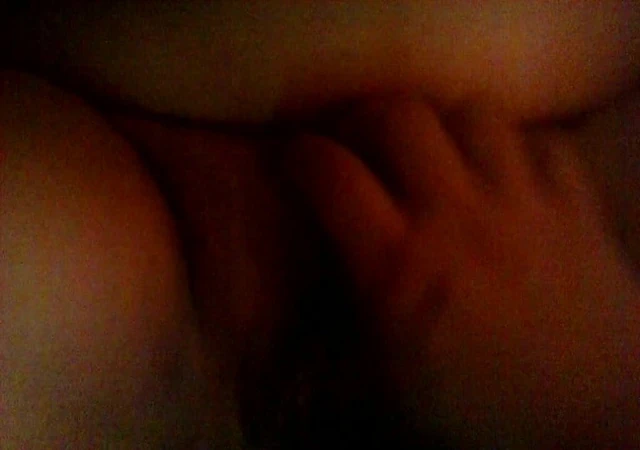 Mi vieja se calienta y se masturba