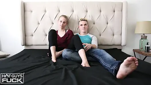 Hilly Billy ateşli üniversiteli sarışın fiend ile sikişiyor