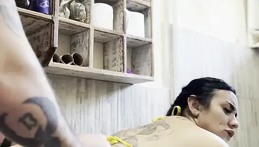 I cheated on my girlfriend by fucking with my sister-in-law in her bathroom!