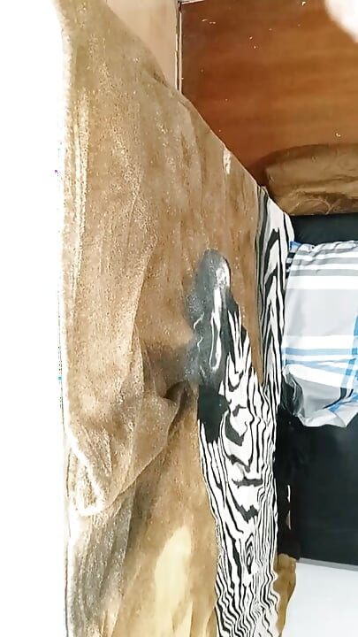 Η καυλιάρα με αφήνει να μπω στο μουνί 🥵 της