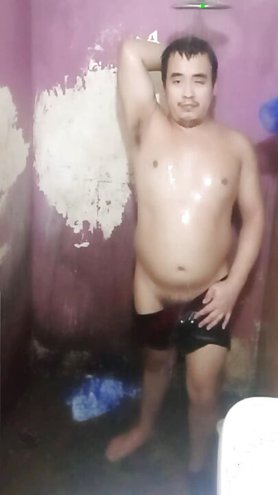 Jesus en boxer bañándose capitulo 9