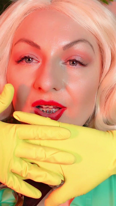 ASMR household gloves