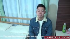 Гомосексуальный японский мужчина помог мастурбировать от обидчивого девианта