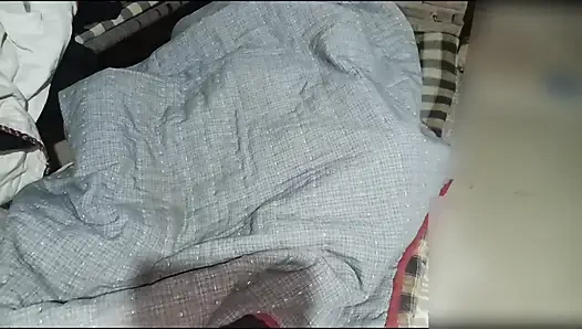 Bhabhi ko devar ne first time raat ko akele me chudai ki ganzzeit chudai ki indisch desi dorf desi bhabhi