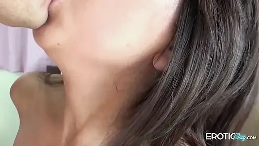 Asiatisches traummädchen will gefickt werden