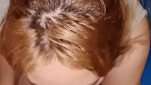 Amatir di gudang: sepong kontol dan ngentot berdiri