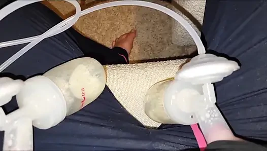 Aku lagi asik aduhaiku sampai toketnya menganga lebar