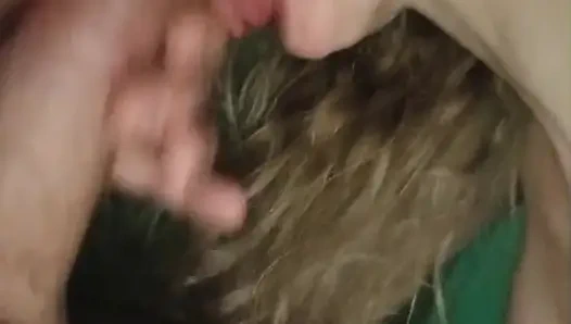 Смотри, как я отсасываю этот член, я хочу всю сперму мне в рот.