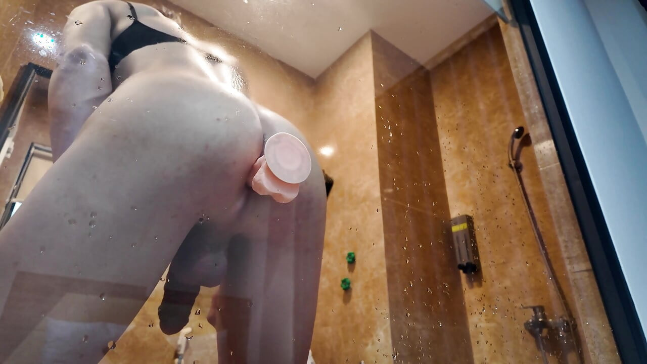 Nhìn trộm tranny athe vòi hoa sen