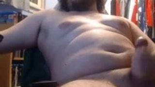 Grandi orsi gay muscolosi si masturbano