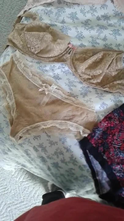 Las nuevas bragas y sujetadores de mamá