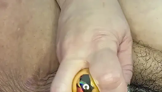 Islak sabunlu amcığımı sikiyorum