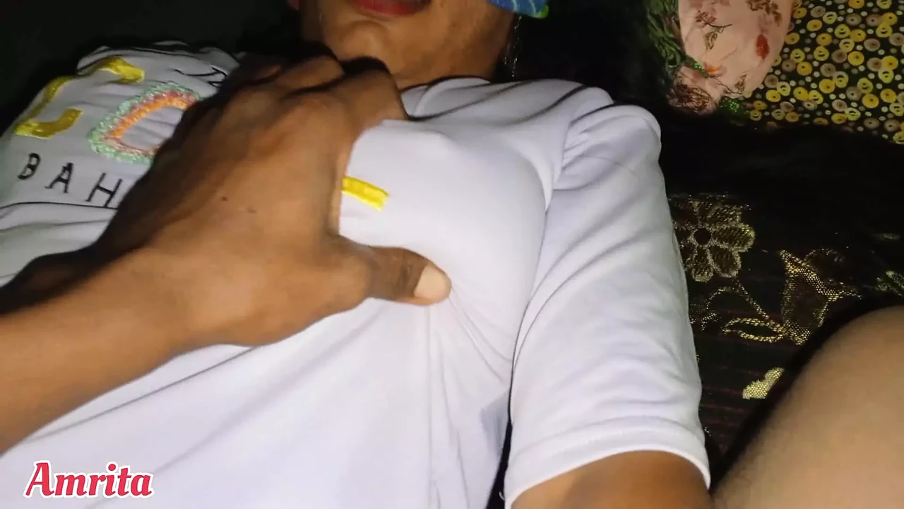 bhabhi ko raat me jor se choda in house Hindi audio. step sister ki chudai.