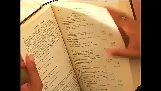 Yaşlı bir domuz sevişmek ve eğlenmek ister