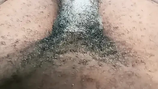 Memek diregangkan dari belakang