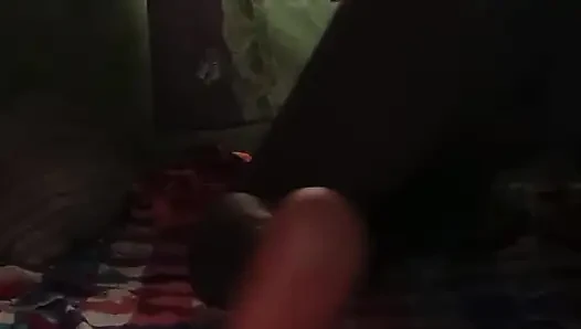 Onu çok fena sikiyor.