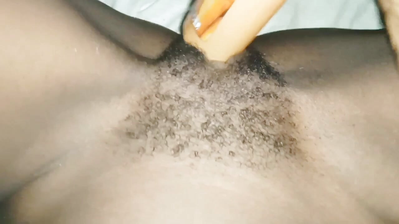 She almost fucked her pussy with the box of beauty product