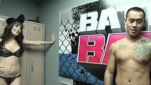 Сильная шлюха для траха сучки Рэнди выглядит прекрасно, полной спермы