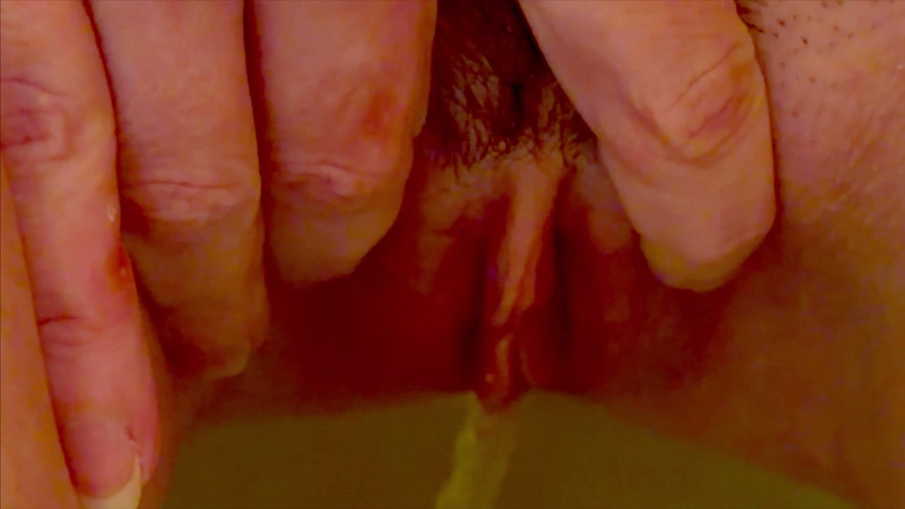 Anita Biannca Slow Piss With Pussy Grool
