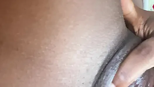 Cumin with this bitch pussy