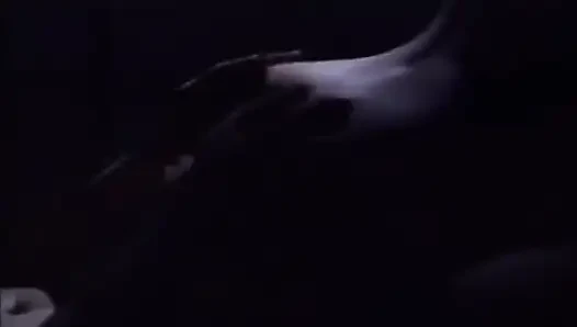 Sexy hure mit großen brust im bett fickt harten schwanz