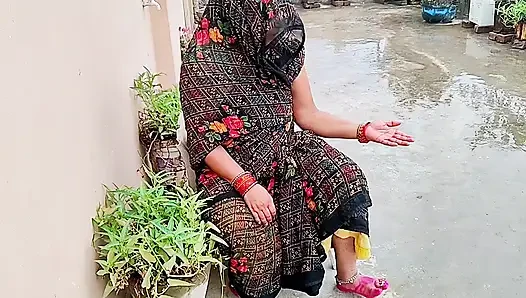 Bhabhi ki garden me chudai ki