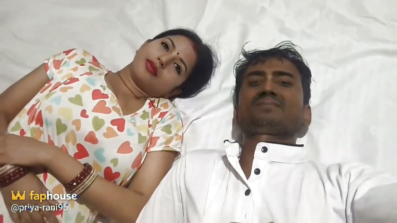 es-285. bhaabhi apni gand chodti hai aur stanon par land ka paani giraati hai