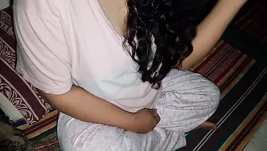 Hintçe ses - üvey erkek ve üvey kız kardeş geceleri seks yapıyor