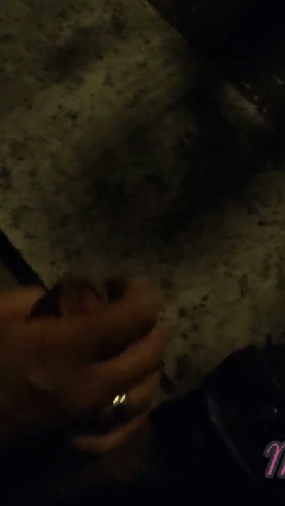 Seksi Öğretmen MissCreamy, Meşgul Caddede Sikimi Elleyerek Ve Ağzına Alarak Emiyor - Klip 1