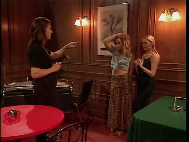Camera guy gets his cock sucked by two slutty chicks in dining room