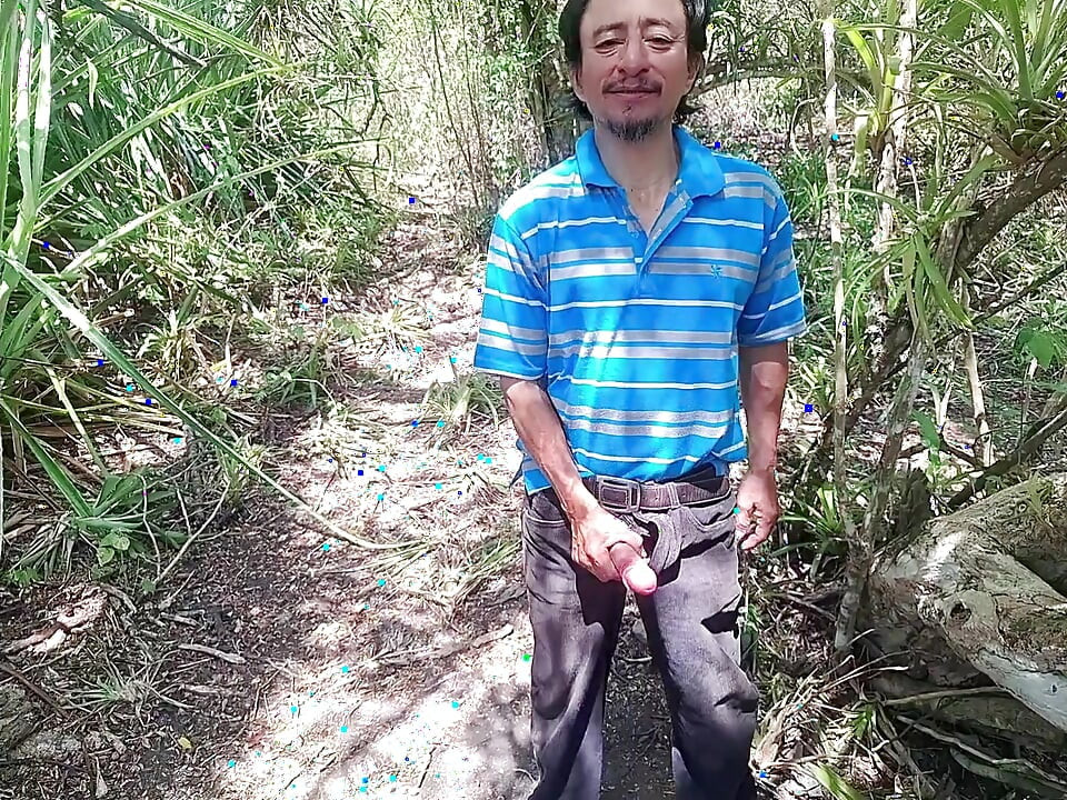 Sexo con mi hermosa y tetona hijastra en la jungla