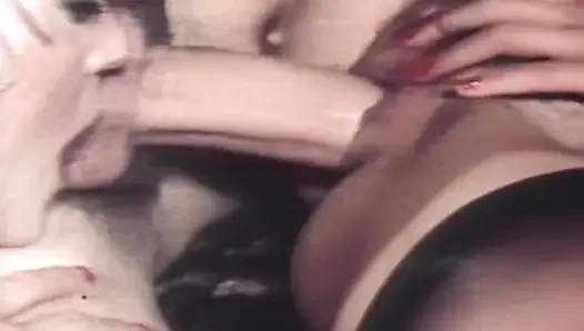 Wanita Prancis berkelas muncrat setelah threesome
