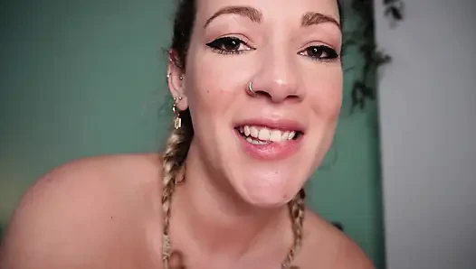 Giantess: ilmuwan menyusutkan profesornya