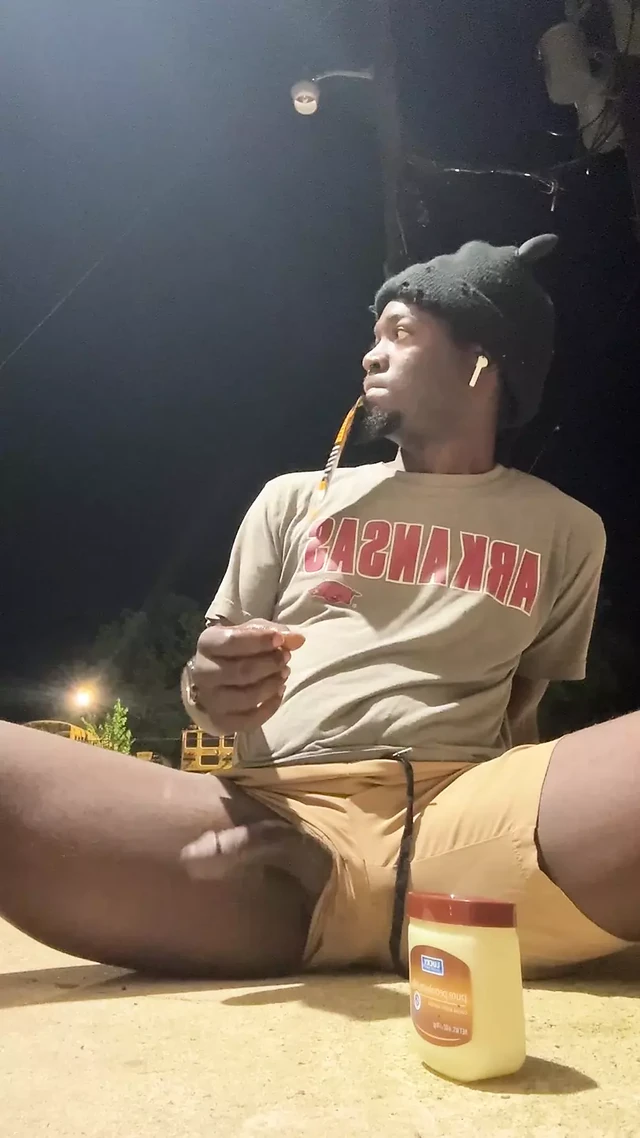 Outside In Public Gooning For 5 Minutes