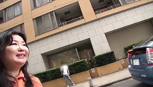 55-летнюю Мичико, которую я встретил на сайте знакомства