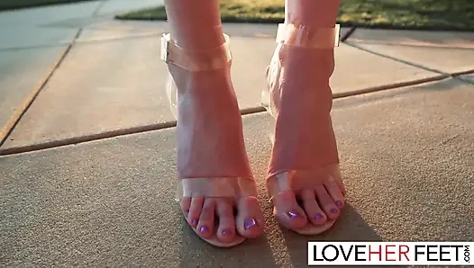 JOI Foot Tease With Cute Blondie Hayley Reed