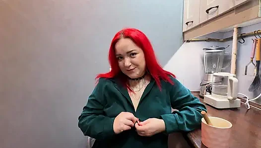 Ein netter Mieter hat mir Sex angeboten, und meine Frau hat mir schon lange keinen Sex mehr gegeben, also biete ich mir immer noch an.